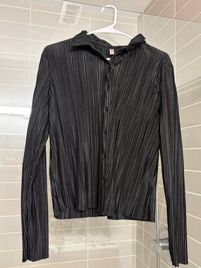 Black Pleated Button-Front top